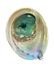 Load image into Gallery viewer, Hand painted Abalone Shells